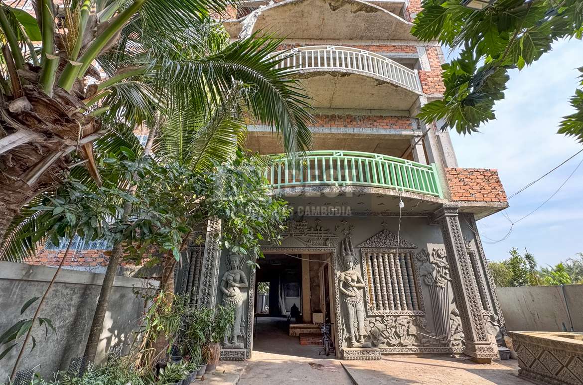 Hotel Building for Sale in Siem Reap - Sala Kamreouk
