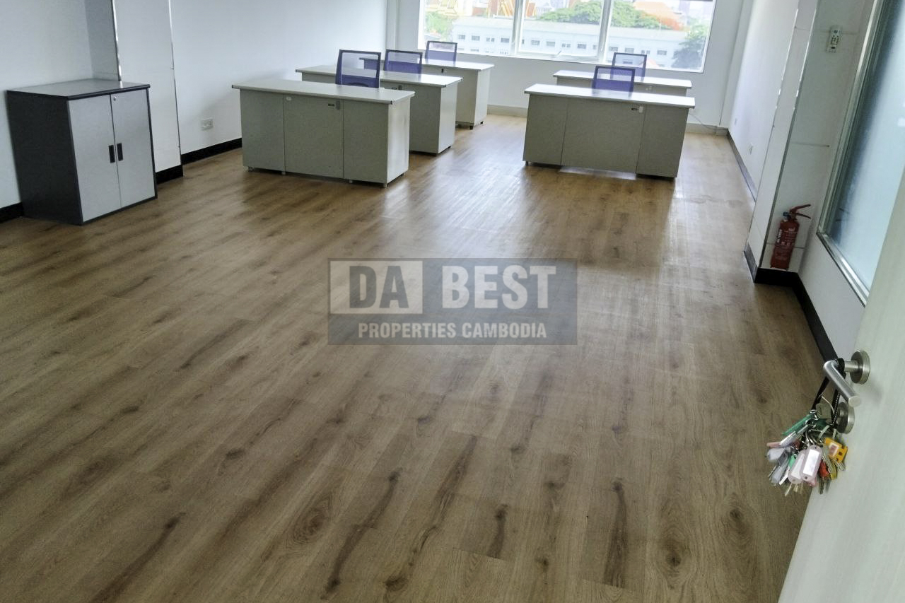 Modern_Workstation_With_Wood_Floor.jpg Modern_Workstation_With_Wood_Floor.jpg